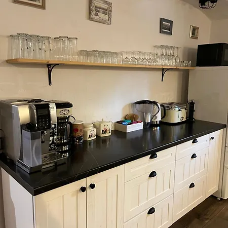 Κατάλυμα σε φάρμα Bonaluti Adults - Azyl Dla Doroslych Mirsk