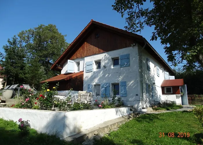 مزرعة للإقامة Bonaluti