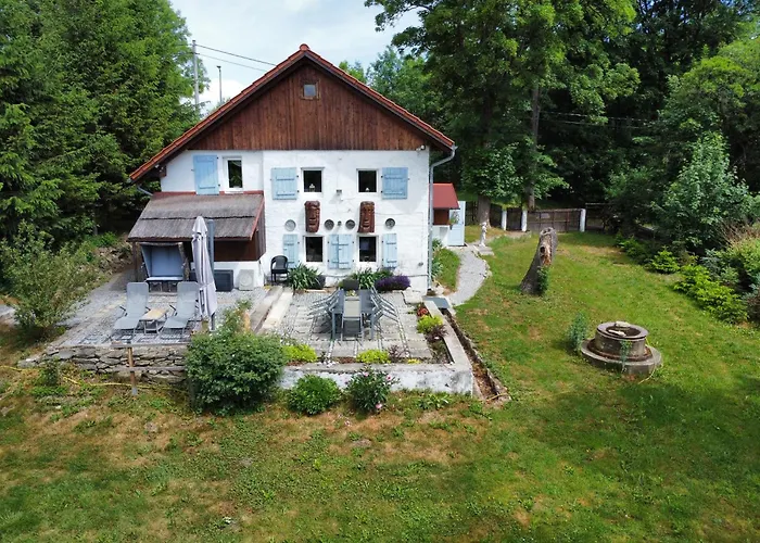 مزرعة للإقامة Bonaluti Mirsk